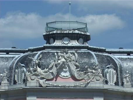 Düsseldorf : Schloss Benrath, Rückseite Corps de Logis, Skulpturenschmuck